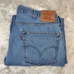 Levi’s 550 Men’s Jeans. Size 40W x 30L.
